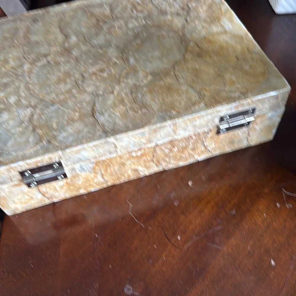 Elegant Capiz shell hinged and lined Storage Box NWT
